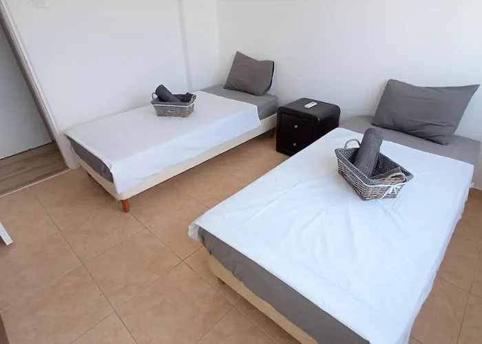 5 Min To The Shared - Private In 3 Bdr דירה לרנקה