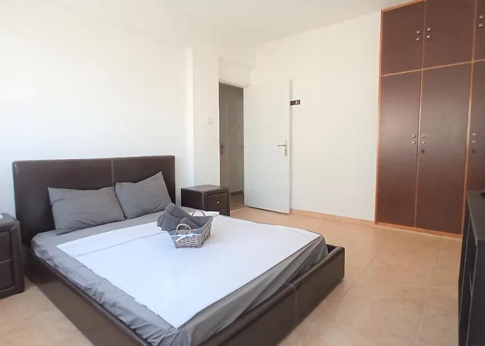 5 Min To The Shared - Private In 3 Bdr * Larnaca