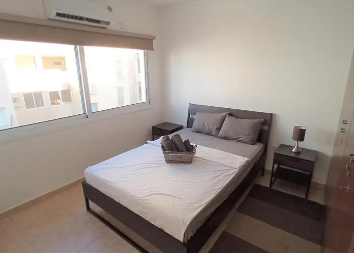 Apartmán 5 Min To The Shared - Private In 3 Bdr Larnaca