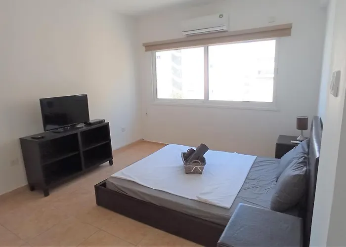 5 Min To The Shared - Private In 3 Bdr Larnaca